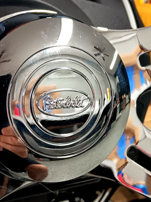 peterbilt-steering-wheel-horn-1-button peterbilt-steering-wheel-horn-button-metal-emblem-3m-vhb-chrome-3d-1.5-inches