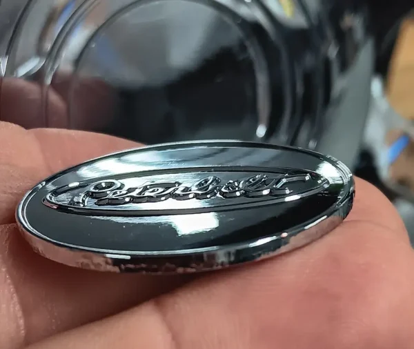 peterbilt-steering-wheel-horn-button-metal-emblem-3m-vhb-chrome-3d-1.5-inches