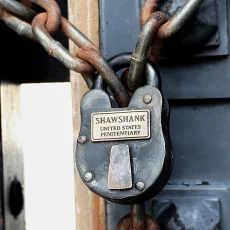 shawshank-prison-antique-lock-3-movie shawshank-prison-antique-lock-movie-prop
