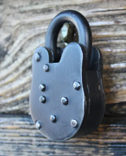 skull-cast-iron-wicca-lock-pirate-antique-treasure-chest-medievil-skeleton-key